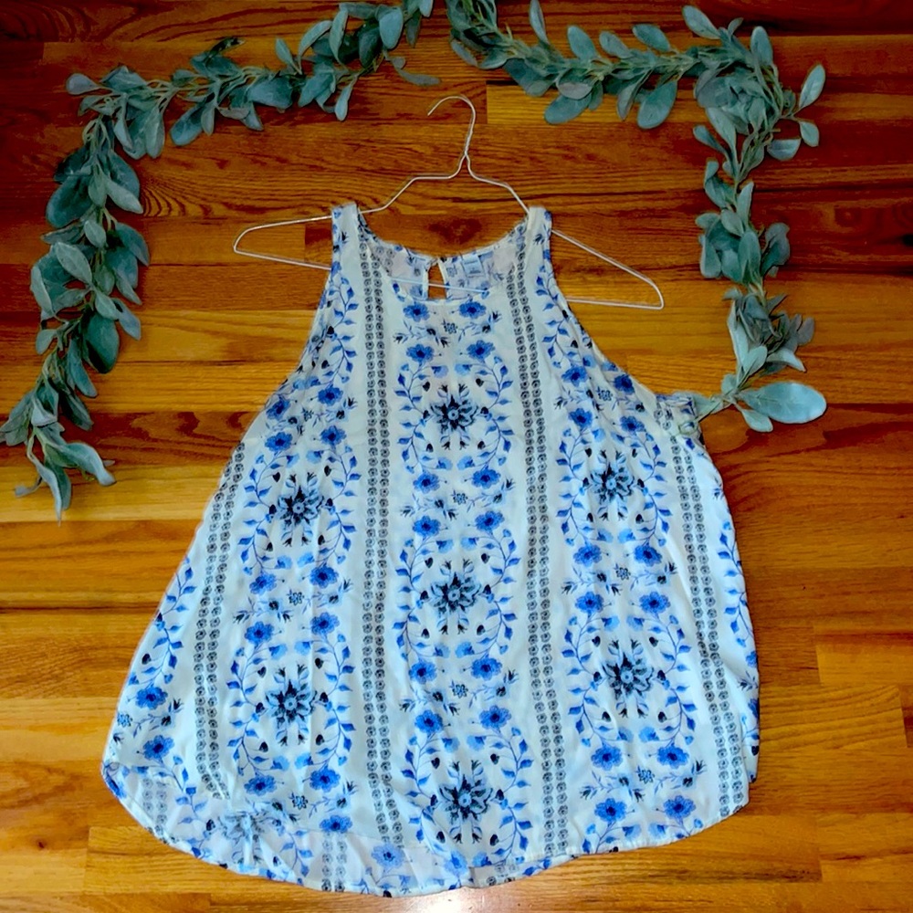 Shoes 8-9 and clothes M-XL